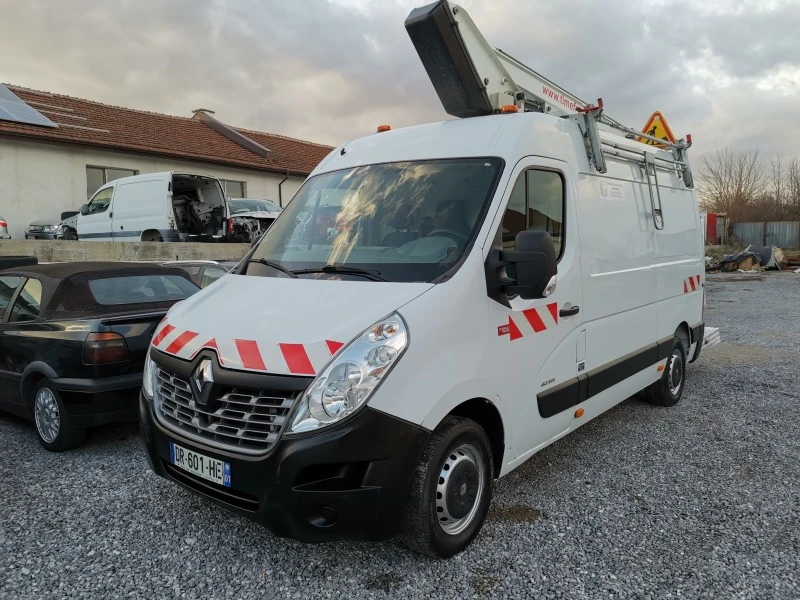 Автовишка Друга марка Renault Master, снимка 1 - Индустриална техника - 46348205