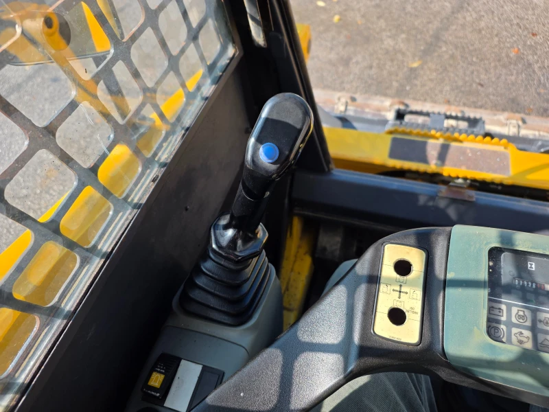 Мини челни товарачи Komatsu SK714-1500Часа-УНИКАТ, снимка 16 - Индустриална техника - 52003727