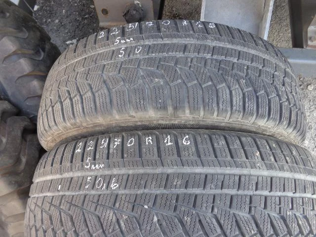 Гуми Зимни 225/70R16, снимка 3 - Гуми и джанти - 21429553