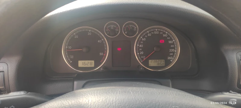 VW Passat 1.9 tdi 131, снимка 10 - Автомобили и джипове - 47121875