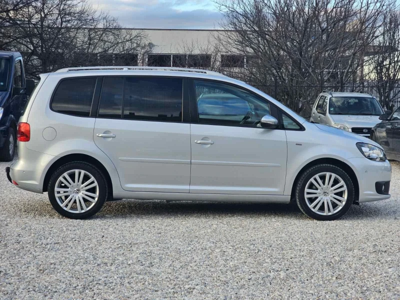 VW Touran 2.0 TDI/LIVE/NAVI/B-XENON/ПЕЧКА, снимка 6 - Автомобили и джипове - 48553058