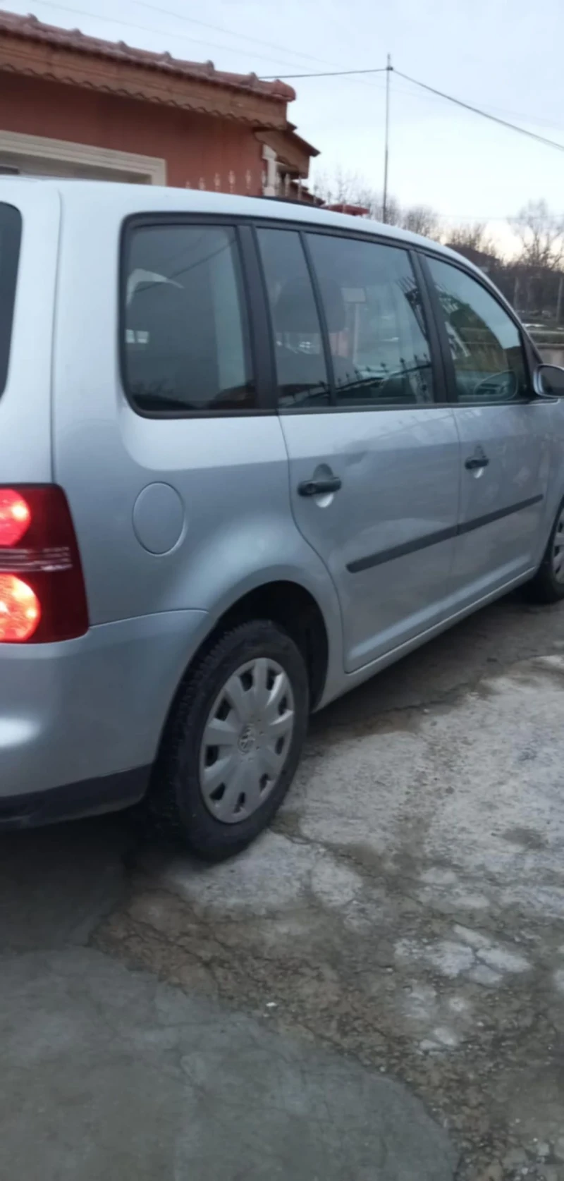 VW Touran, снимка 4 - Автомобили и джипове - 48591551