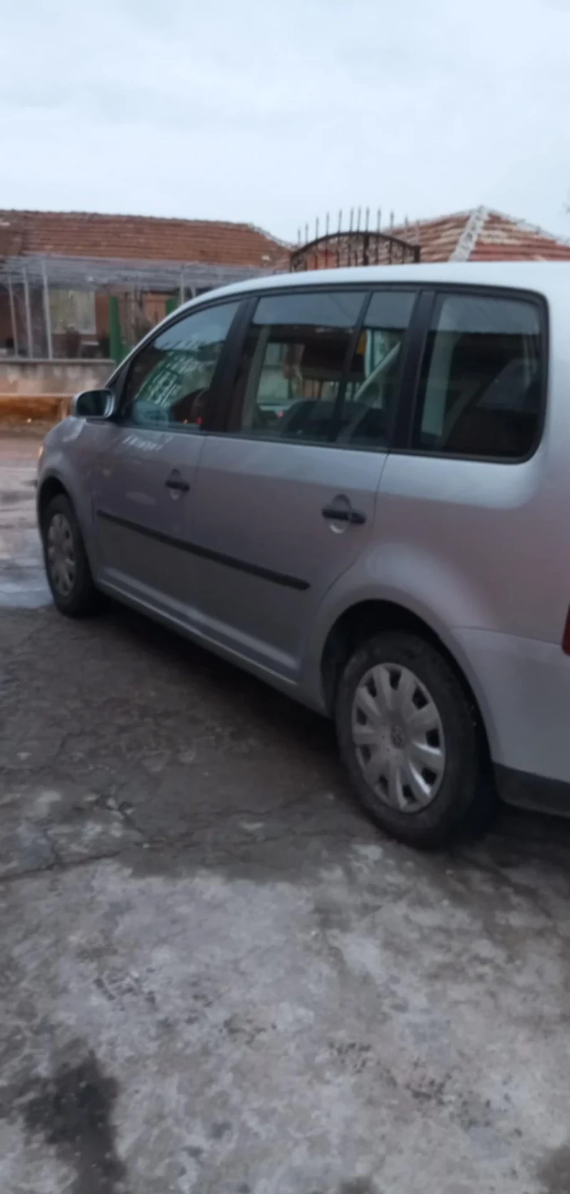 VW Touran, снимка 3 - Автомобили и джипове - 48591551