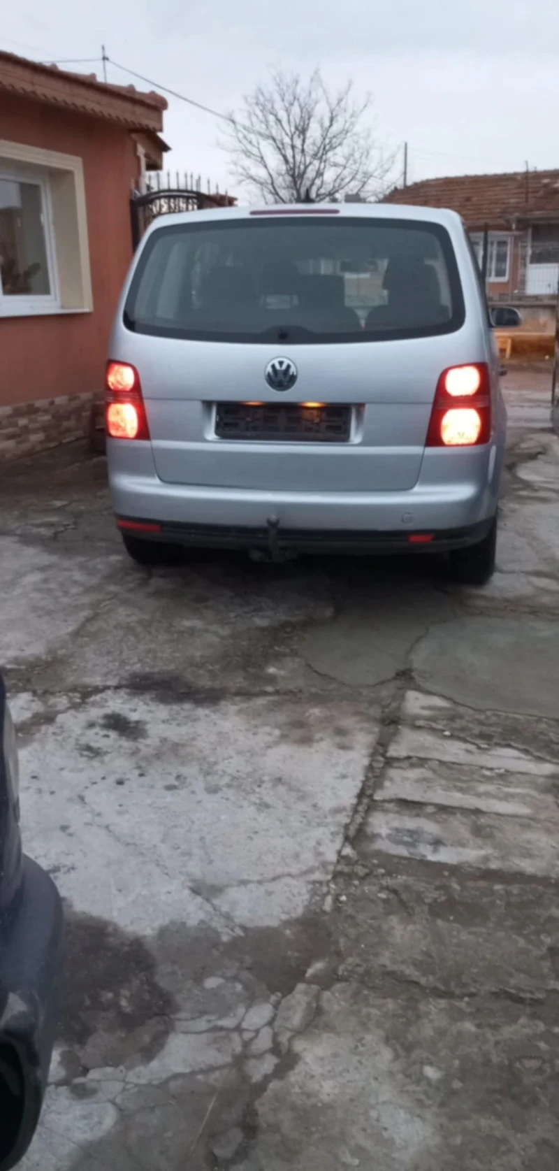 VW Touran, снимка 5 - Автомобили и джипове - 48591551