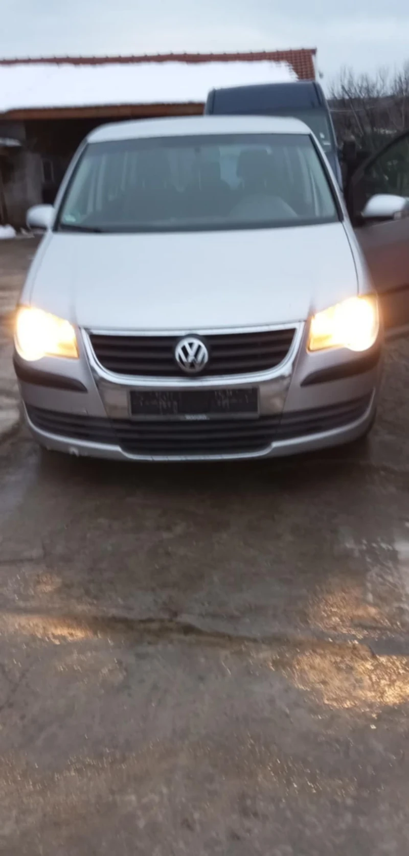 VW Touran, снимка 6 - Автомобили и джипове - 48591551