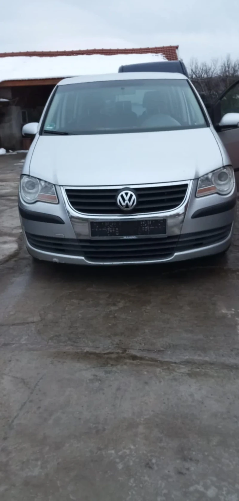 VW Touran, снимка 2 - Автомобили и джипове - 48591551