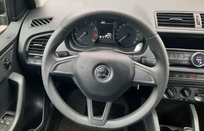Skoda Fabia 1.2i DSG 80000km., снимка 13 - Автомобили и джипове - 49862744
