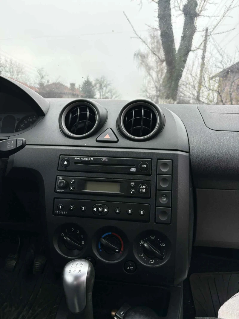 Ford Fiesta, снимка 5 - Автомобили и джипове - 52472036