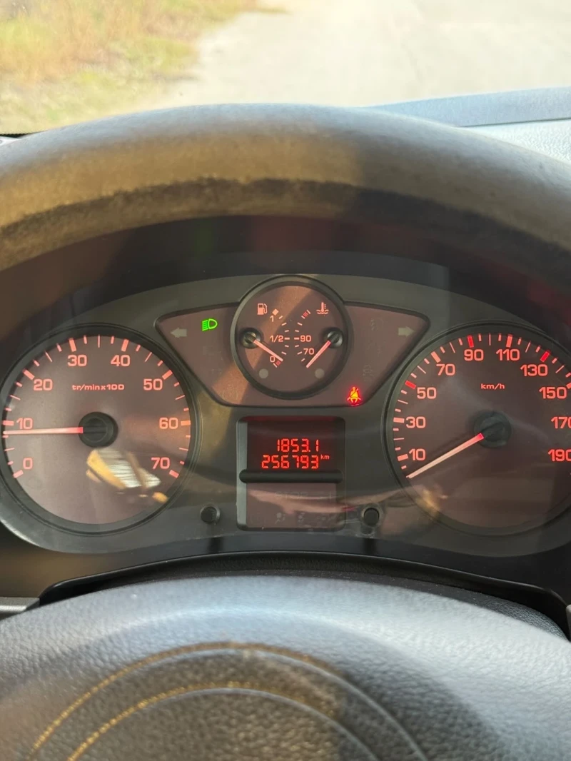 Citroen Berlingo 1.6 HDi, снимка 5 - Автомобили и джипове - 52849571
