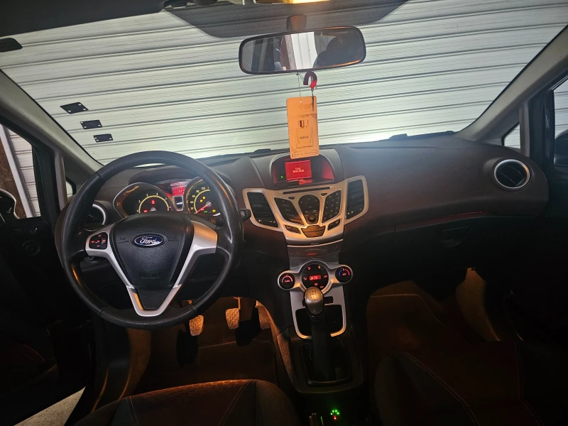 Ford Fiesta  Газ-инж- Гаражна, снимка 16 - Автомобили и джипове - 52877065