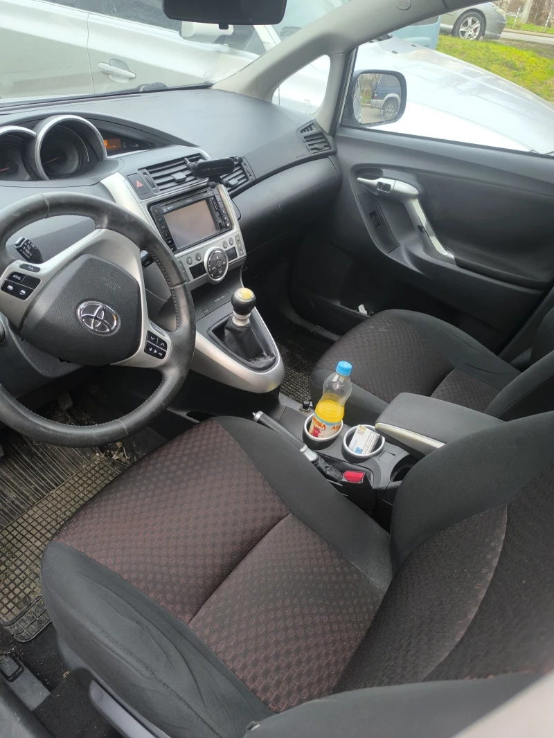 Toyota Verso 2.0, снимка 6 - Автомобили и джипове - 53538820