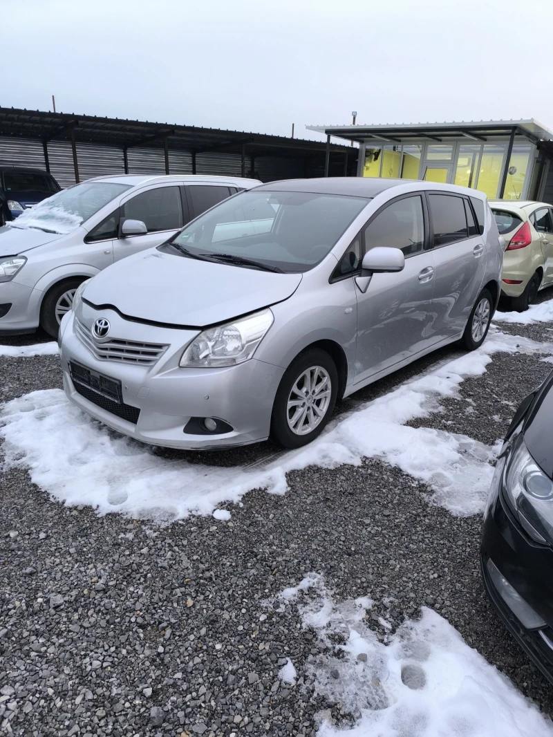 Toyota Verso 2.0, снимка 3 - Автомобили и джипове - 53179875