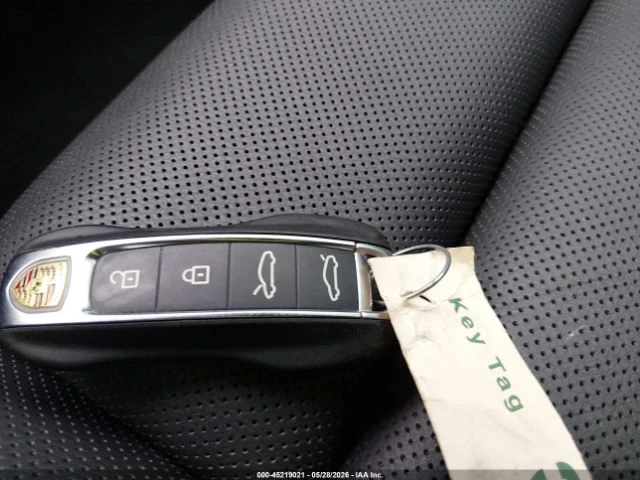 Porsche Taycan, снимка 11 - Автомобили и джипове - 55702773