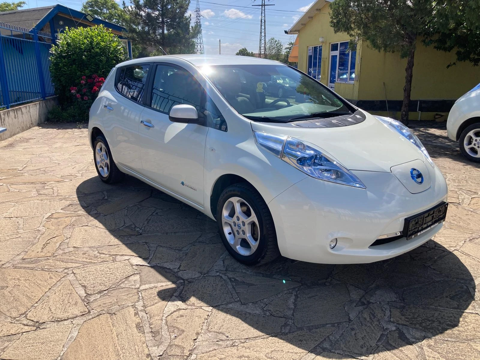 Nissan Leaf  НАВИГАЦИЯ ПОДГРЕВ НА ВОЛАН КАМЕРА - изображение 3