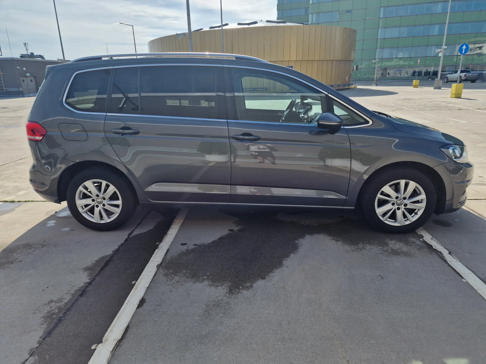 VW Touran 2.0 TDI - изображение 4