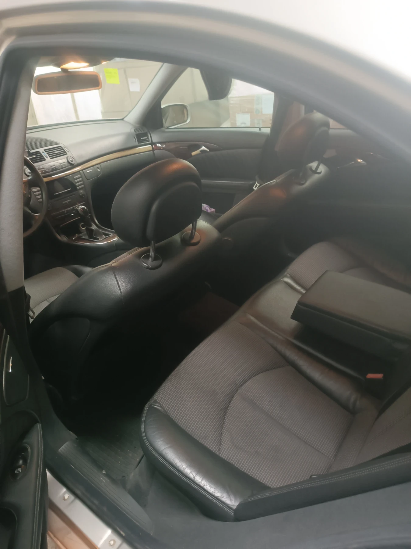 Mercedes-Benz E 270 Classic Ръчка - изображение 8