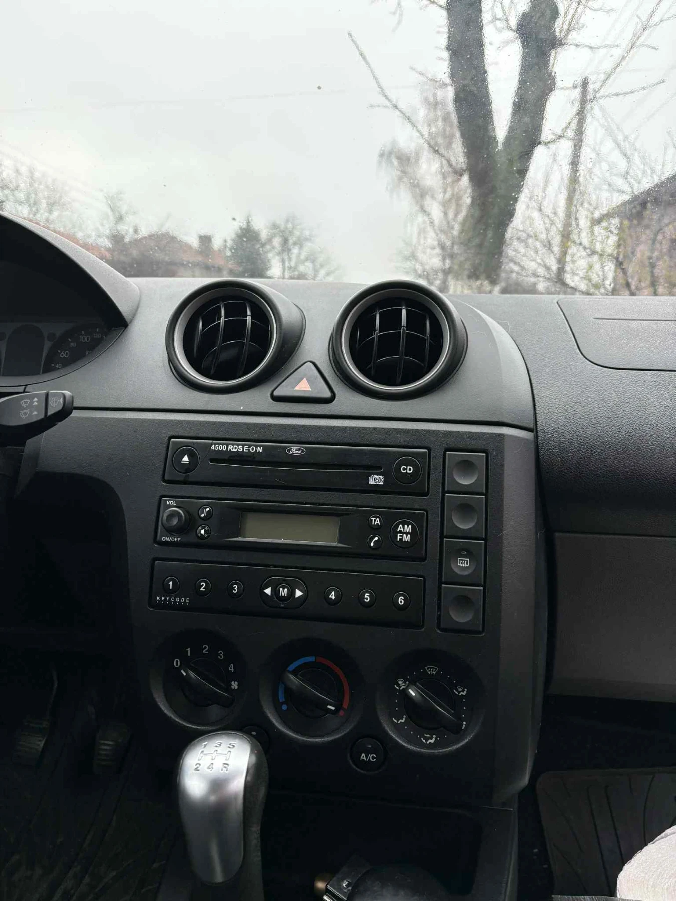 Ford Fiesta  - изображение 5