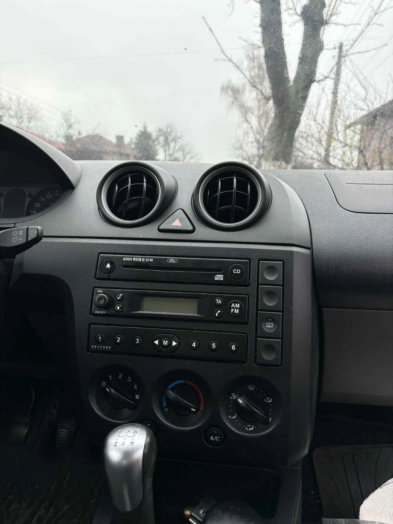 Ford Fiesta  - изображение 6