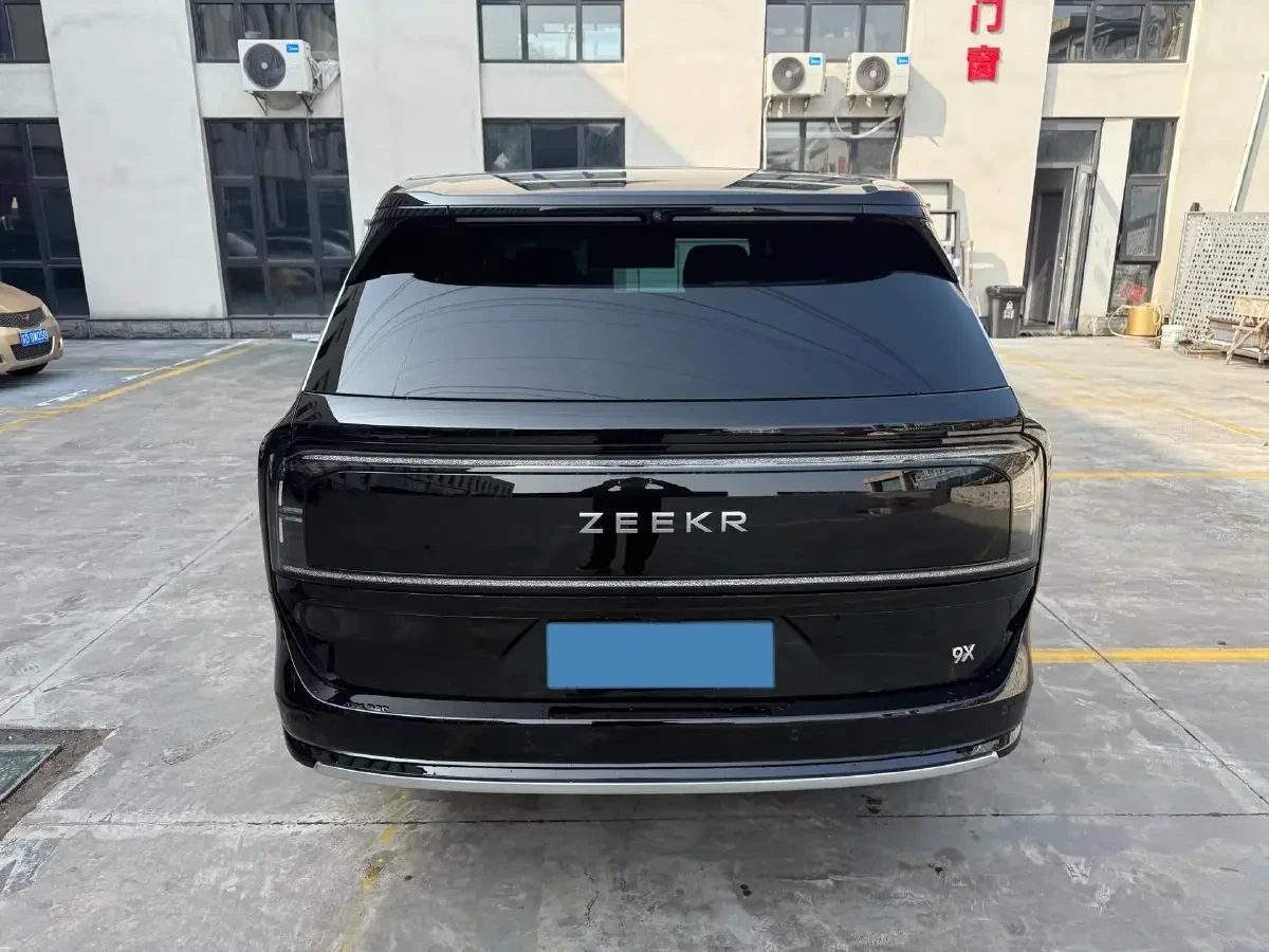 Zeekr 7X 2026 Zeekr 9X 2.0T 279HP L4 1DHT PHEV 380km | Mobile.bg � ����������� 3