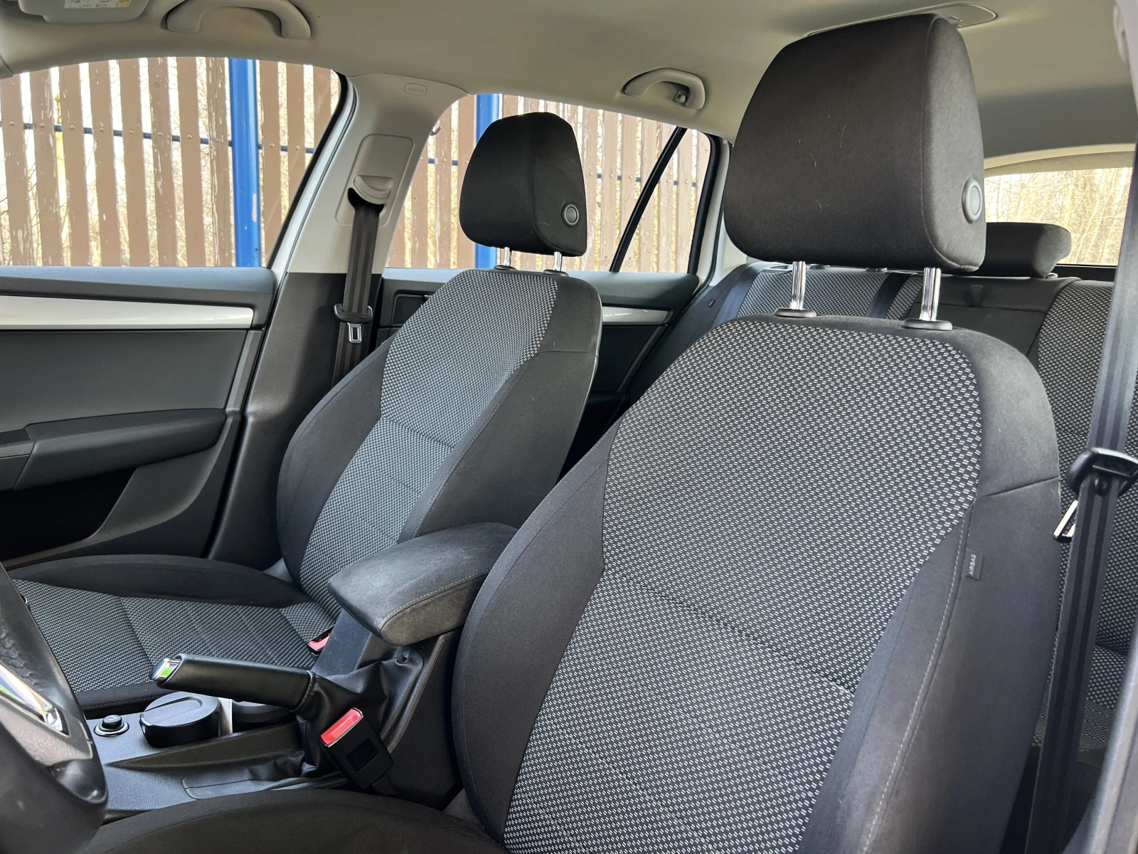 Skoda Octavia 1.2 TSI/COMBI/AMBITION/PARKTRONIC/86K KM/ - изображение 9