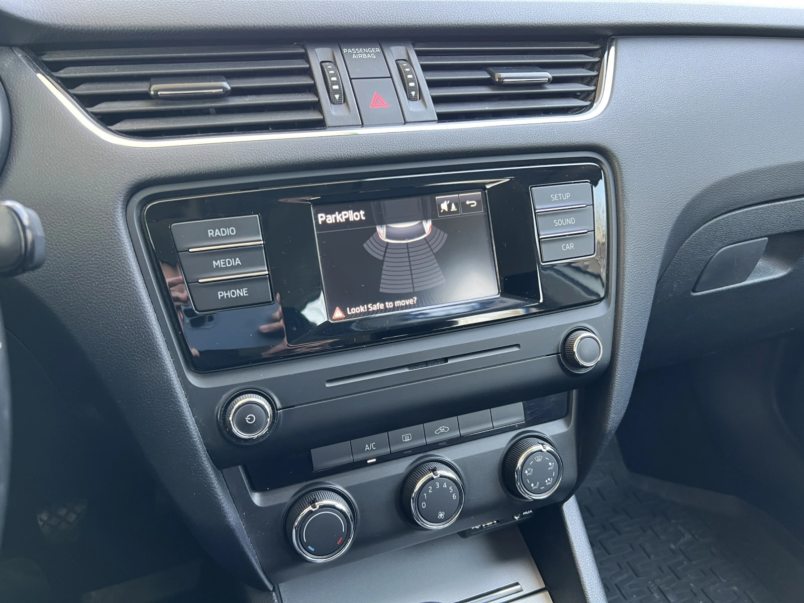 Skoda Octavia 1.2 TSI/COMBI/AMBITION/PARKTRONIC/86K KM/, снимка 13 - Автомобили и джипове - 53707509