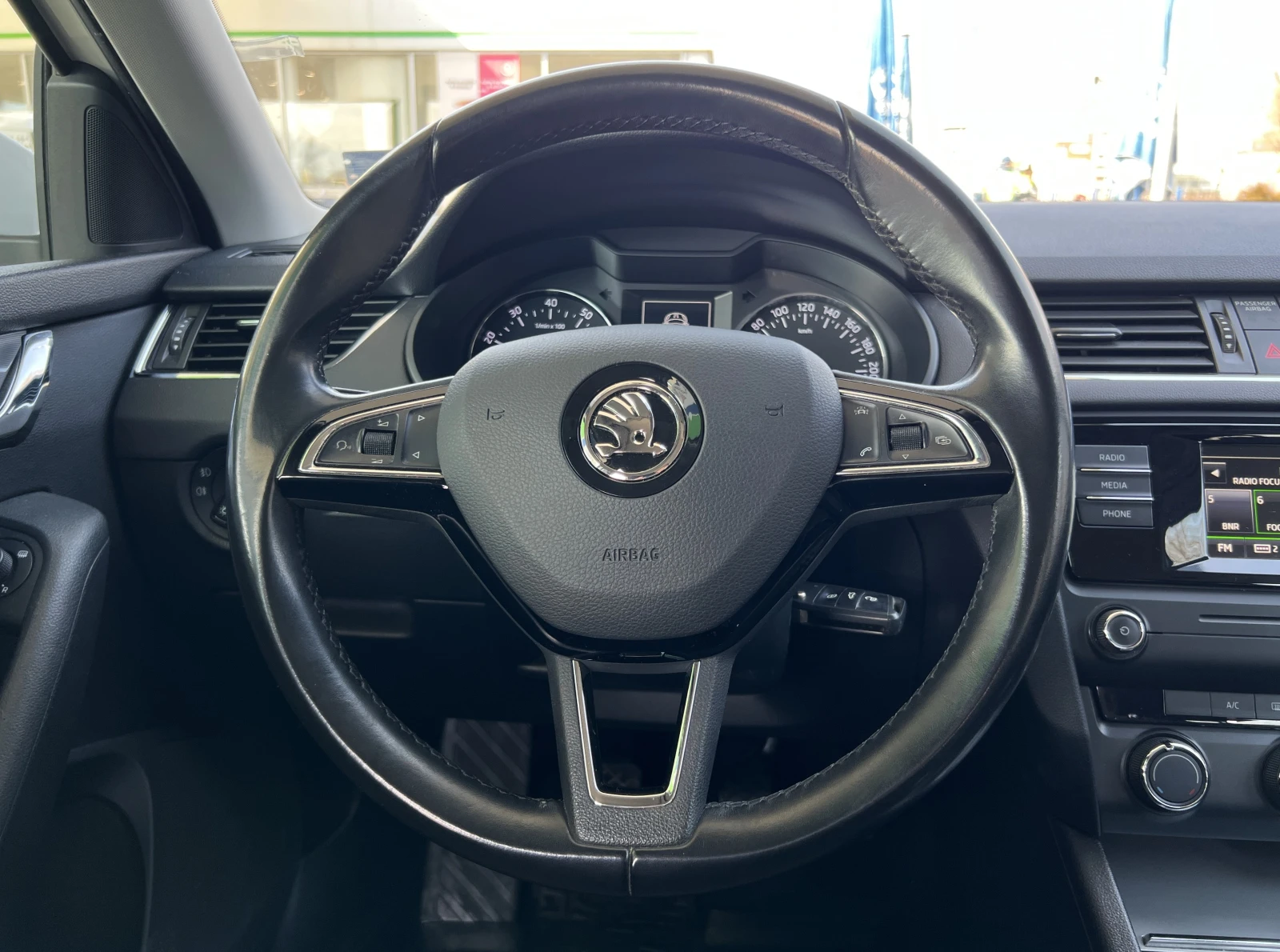 Skoda Octavia 1.2 TSI/COMBI/AMBITION/PARKTRONIC/86K KM/, снимка 11 - Автомобили и джипове - 53707509