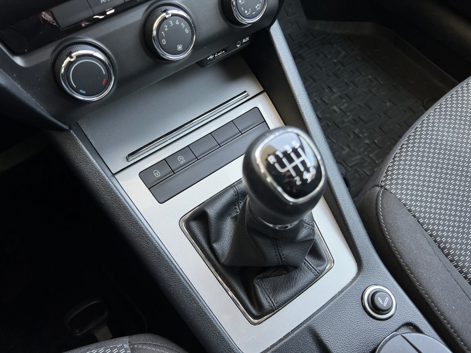 Skoda Octavia 1.2 TSI/COMBI/AMBITION/PARKTRONIC/86K KM/, снимка 14 - Автомобили и джипове - 53707509