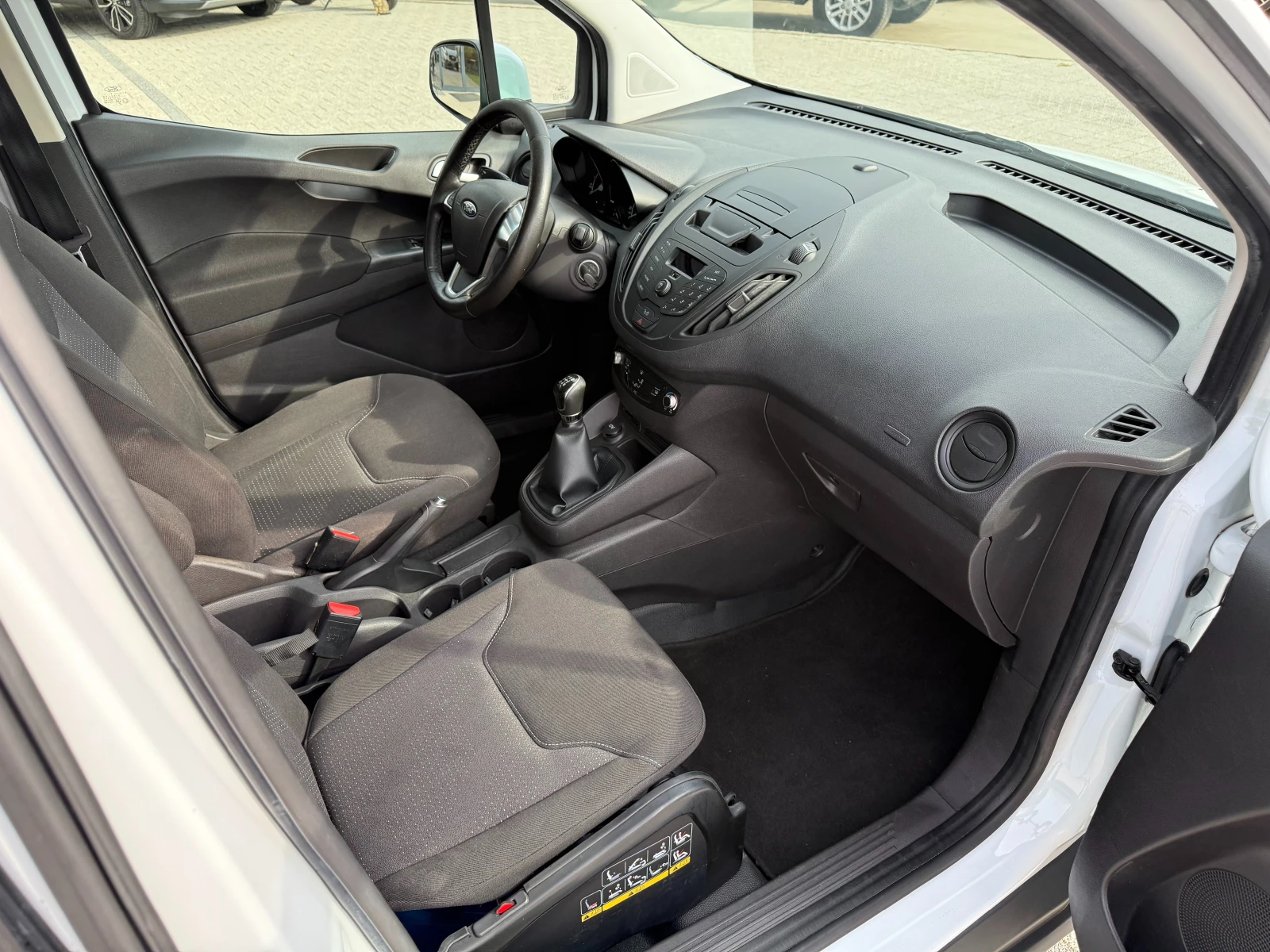 Ford Courier 1.5TDCI Клима Euro 6B , снимка 10 - Автомобили и джипове - 53894878