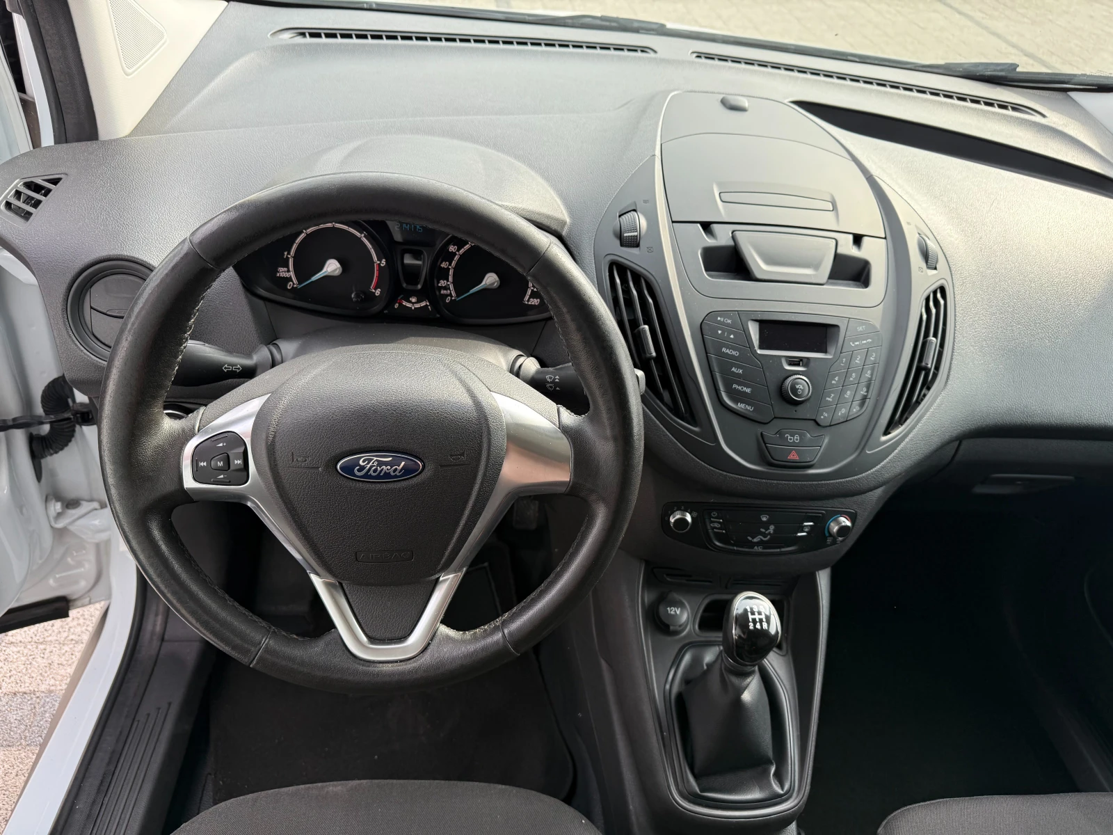 Ford Courier 1.5TDCI Клима Euro 6B , снимка 13 - Автомобили и джипове - 53894878