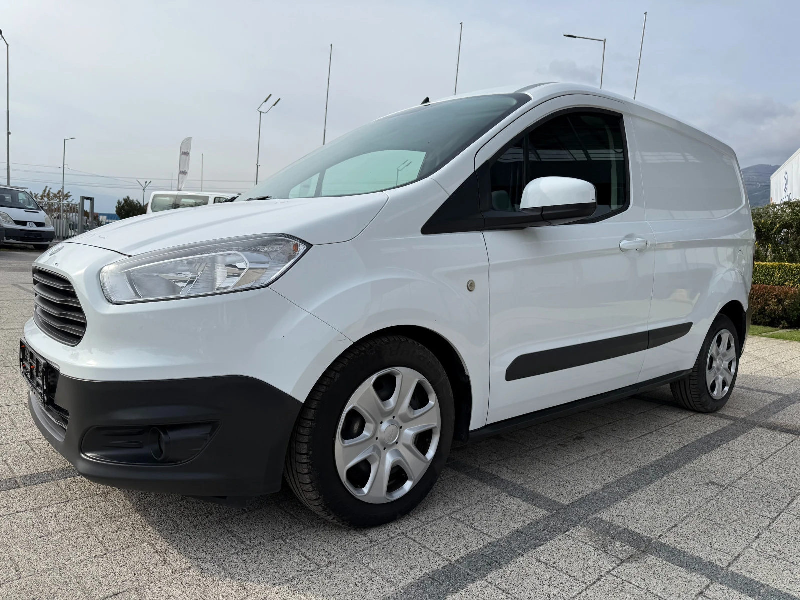Ford Courier 1.5TDCI Клима Euro 6B , снимка 4 - Автомобили и джипове - 53894878