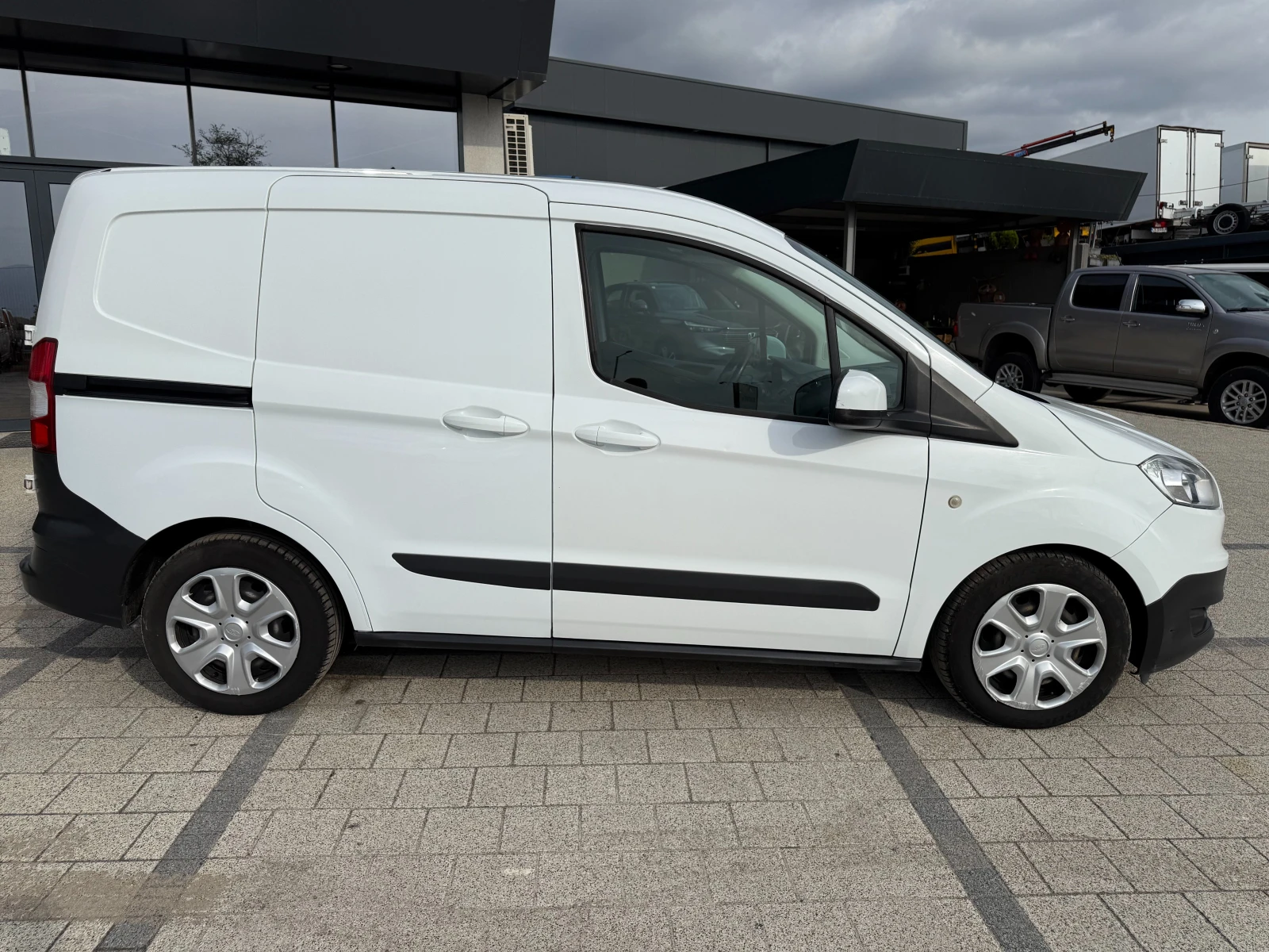 Ford Courier 1.5TDCI Клима Euro 6B , снимка 8 - Автомобили и джипове - 53894878