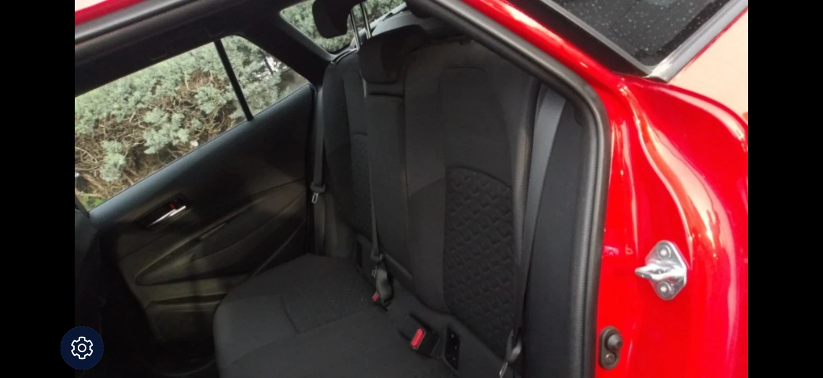 Toyota Corolla 1.8 Hybrid Business Tech / Реални КМ / ГАРАНЦИЯ, снимка 13 - Автомобили и джипове - 54222158