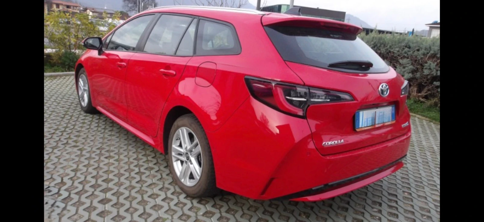 Toyota Corolla 1.8 Hybrid Business Tech / Реални КМ / ГАРАНЦИЯ, снимка 4 - Автомобили и джипове - 54222158