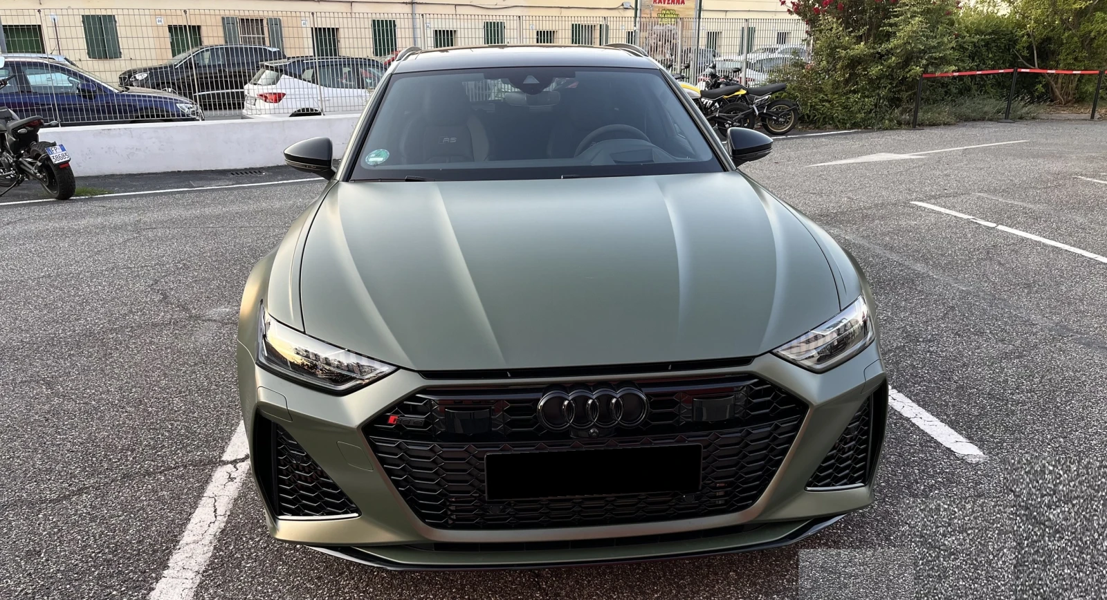 Audi Rs6 Avant Performance 4.0 TFSI V8 Quattro , снимка 3 - Автомобили и джипове - 54421876
