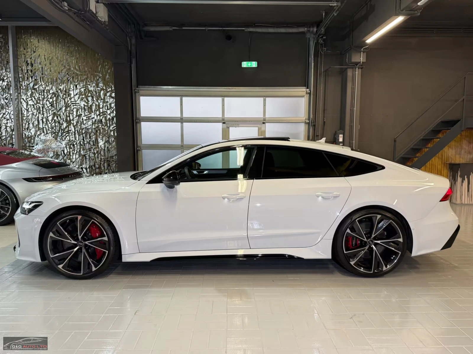 Audi Rs7 KERAMIK/600HP/MATRIX/360/HUD/PANO/SOFT/B&O/395z, снимка 3 - Автомобили и джипове - 54422572