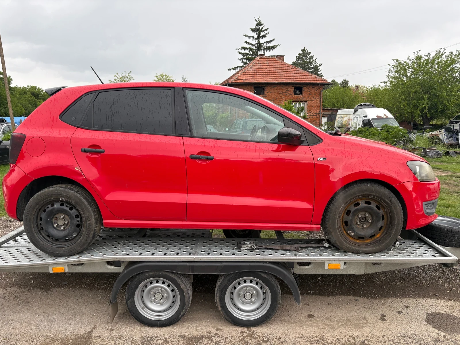 VW Polo 1.6 TDI, снимка 4 - Автомобили и джипове - 54579014