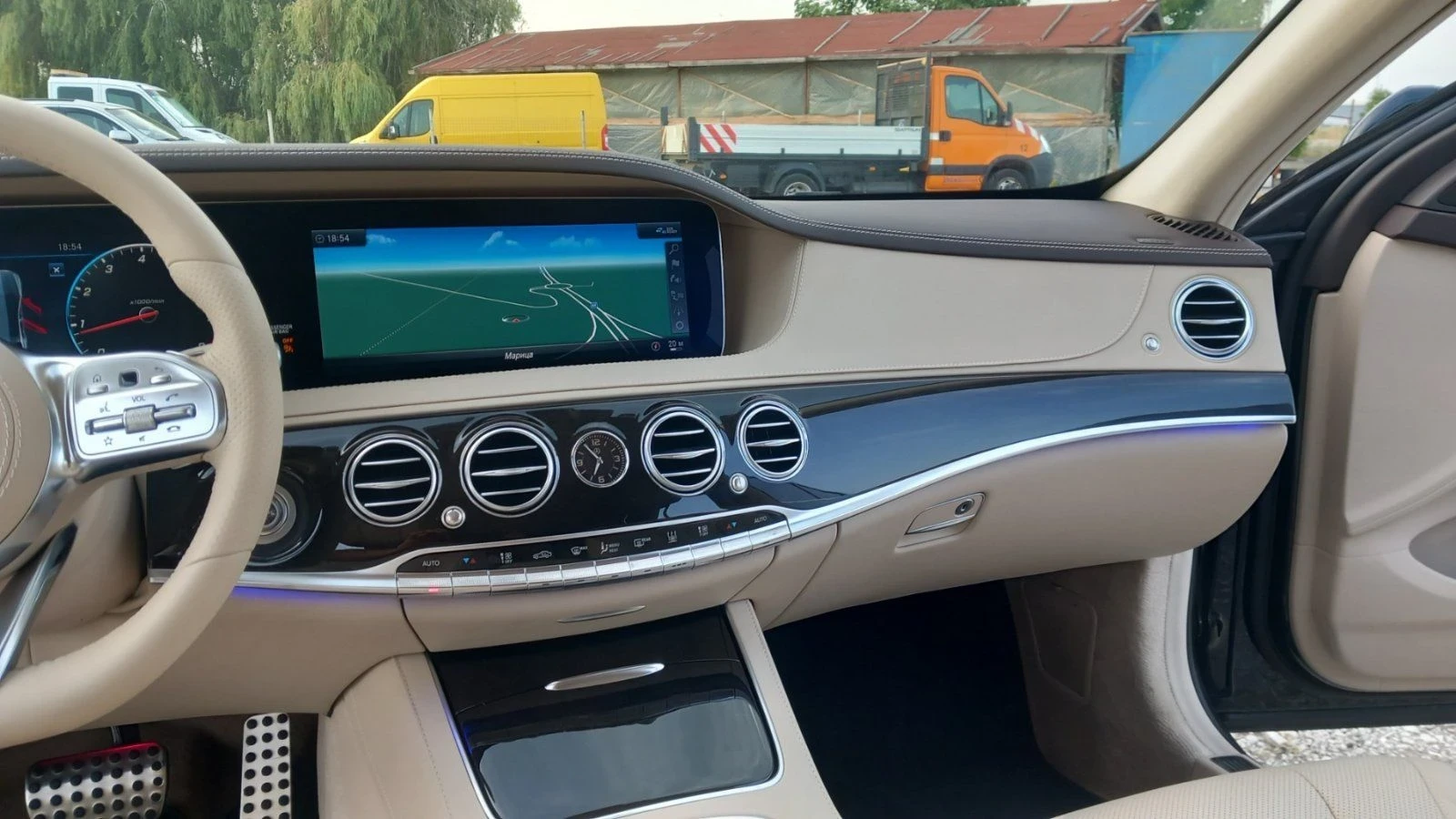 Mercedes-Benz S 560 AMG пакет 8V 4.0, снимка 15 - Автомобили и джипове - 55786233