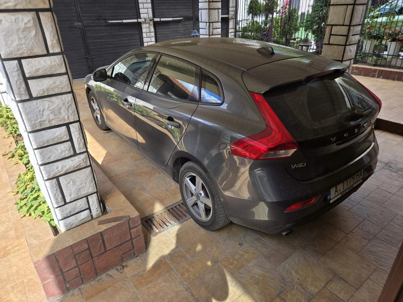 Volvo V40 Kinetic, снимка 2 - Автомобили и джипове - 56079049