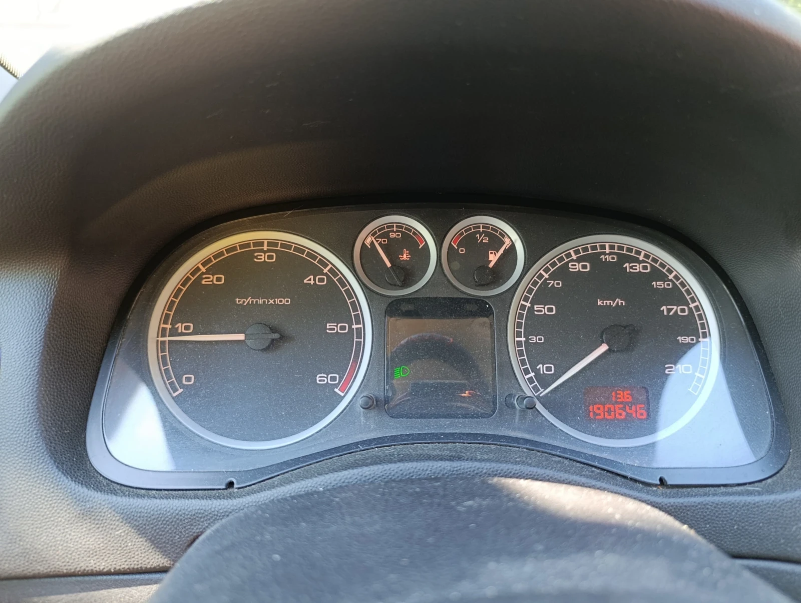 Peugeot 307 2.0 HDI, снимка 14 - Автомобили и джипове - 56337746