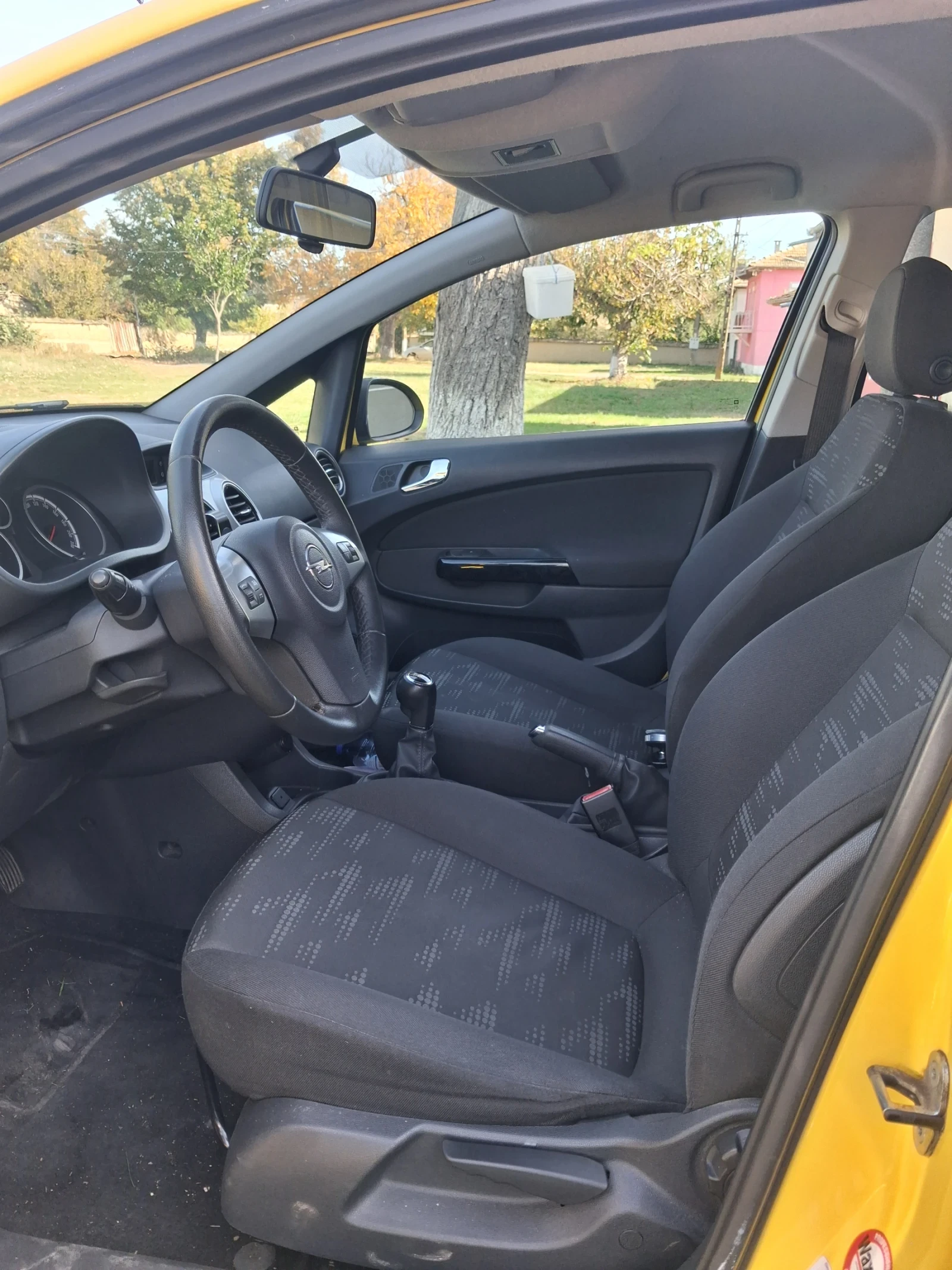 Opel Corsa 1.3 CDTI 2011г, снимка 9 - Автомобили и джипове - 56727341