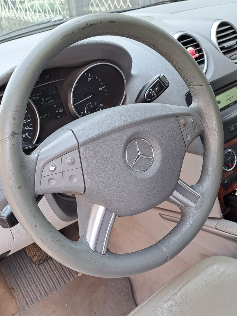 Mercedes-Benz ML 320, снимка 9 - Автомобили и джипове - 45234828