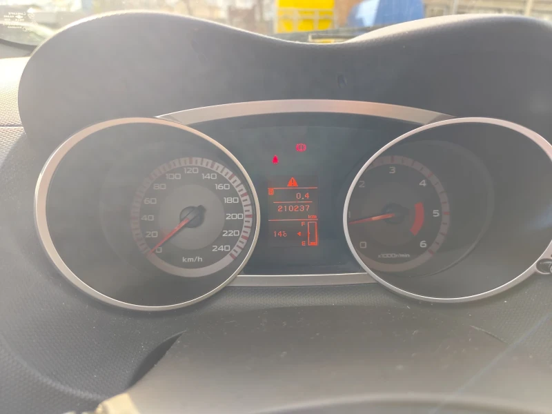 Mitsubishi Outlander 2.0 tdi 4x4, снимка 13 - Автомобили и джипове - 52501612