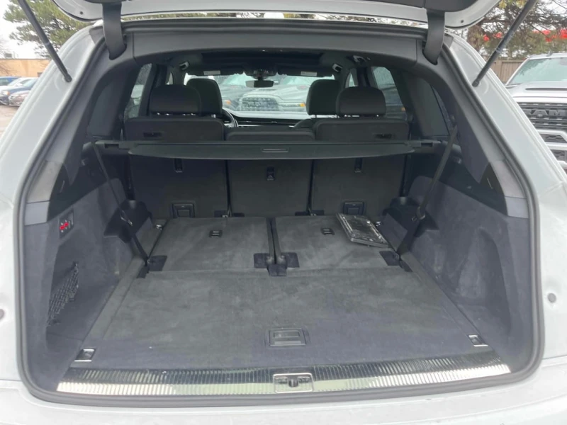 Audi Q7 * Komfort * CARFAX * БЕЗ ПЪРВОНАЧАЛНА ВНОСКА, снимка 13 - Автомобили и джипове - 52891262