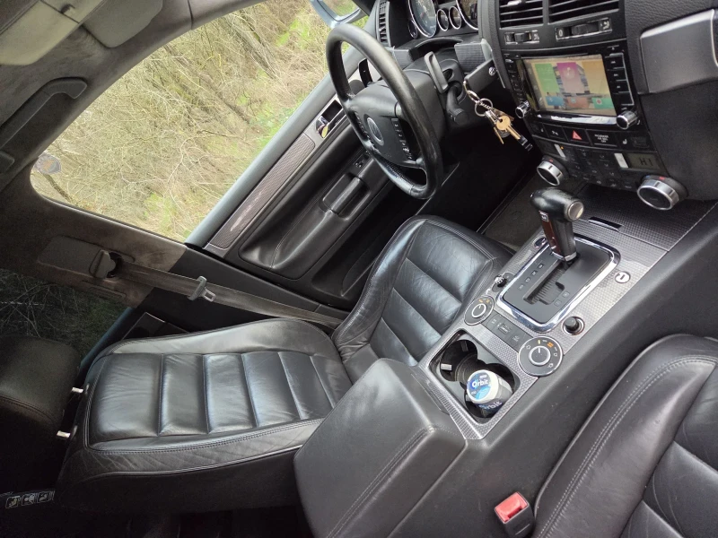 VW Touareg 4.2, снимка 10 - Автомобили и джипове - 52930752