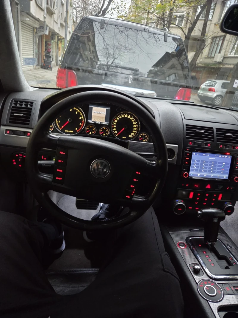 VW Touareg 4.2, снимка 13 - Автомобили и джипове - 52930752
