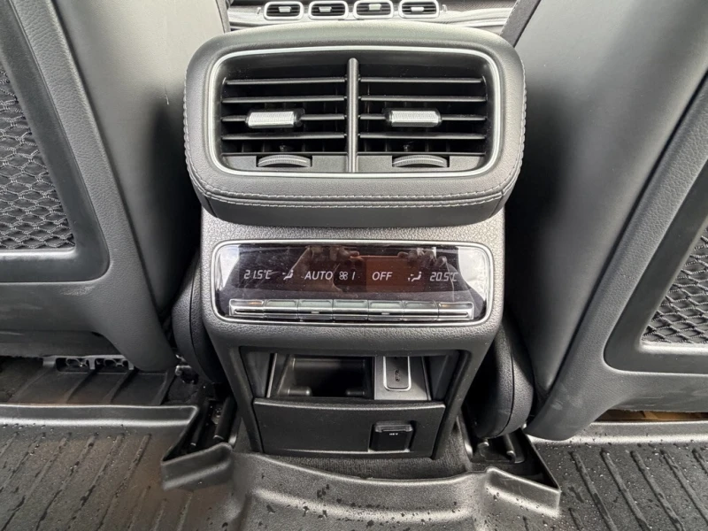 Mercedes-Benz GLE 63 S AMG * 63S PREMIUM NIGHT PACKAGE * CARFAX * ЦЕНА ДО БГ, снимка 14 - Автомобили и джипове - 52959492