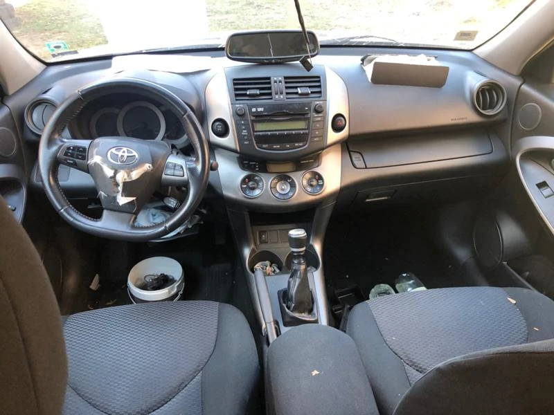 Toyota Rav4 D4D, снимка 4 - Автомобили и джипове - 37779168