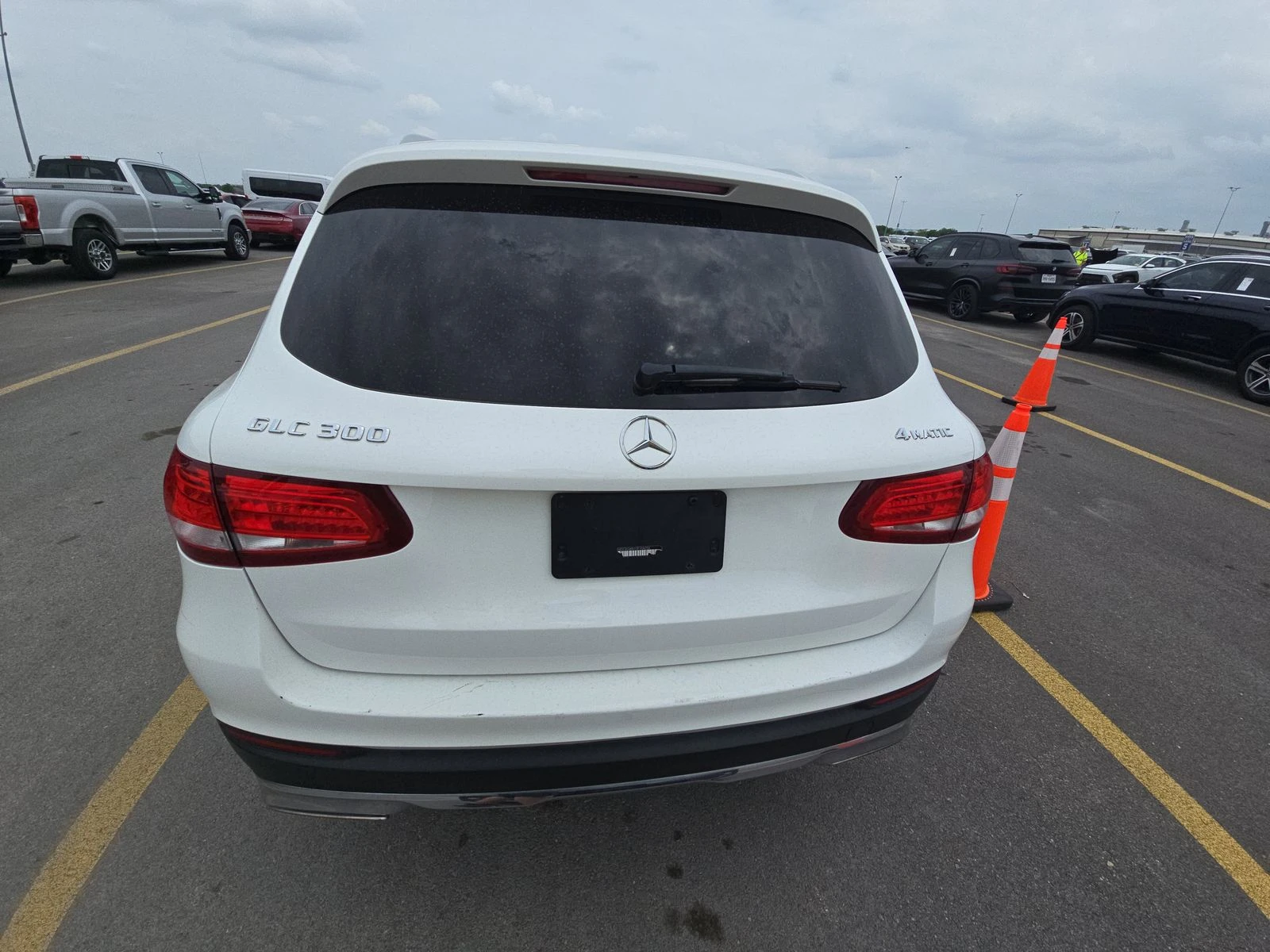 Mercedes-Benz GLC 300 ПРОМО! БЕЗ АНАЛОГ* KEYLESS GO* КАМЕРА* М.ТОЧКА* ПА - изображение 4