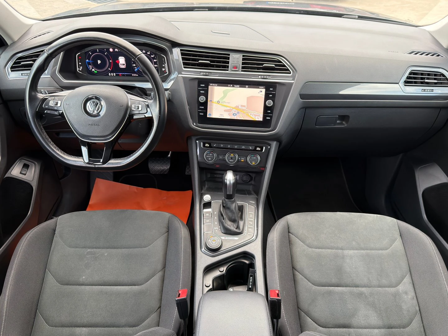 VW Tiguan LWB Highline 2.0TDI 4MOTION BMT, снимка 7 - Автомобили и джипове - 53322449