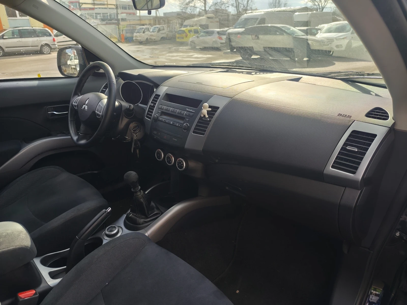 Mitsubishi Outlander 2.0 tdi 4x4 - изображение 9